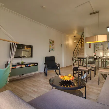Familienfreundliches Meerblick Apartment Mit 4 Schlafzimmer 2 Badezimmer Und Jacuzzi Bei Golf Del Sur San Miguel de Abona