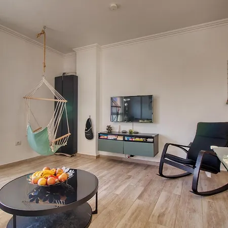 Familienfreundliches Meerblick Apartment Mit 4 Schlafzimmer 2 Badezimmer Und Jacuzzi Bei Golf Del Sur San Miguel de Abona