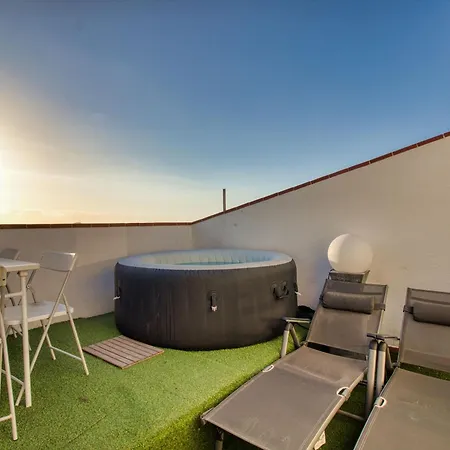 Familienfreundliches Meerblick Apartment Mit 4 Schlafzimmer 2 Badezimmer Und Jacuzzi Bei Golf Del Sur Apartment San Miguel de Abona