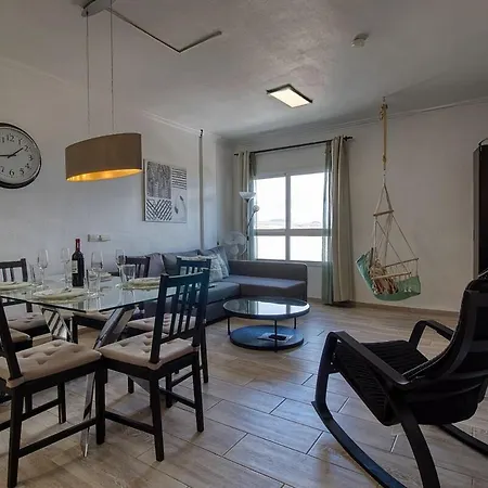 Familienfreundliches Meerblick Apartment Mit 4 Schlafzimmer 2 Badezimmer Und Jacuzzi Bei Golf Del Sur Apartment San Miguel de Abona