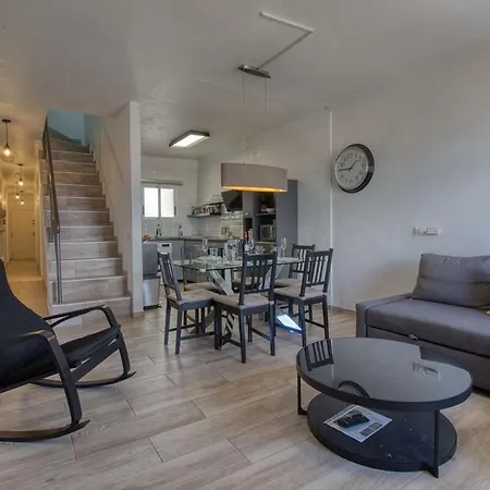 Familienfreundliches Meerblick Apartment Mit 4 Schlafzimmer 2 Badezimmer Und Jacuzzi Bei Golf Del Sur Apartment *